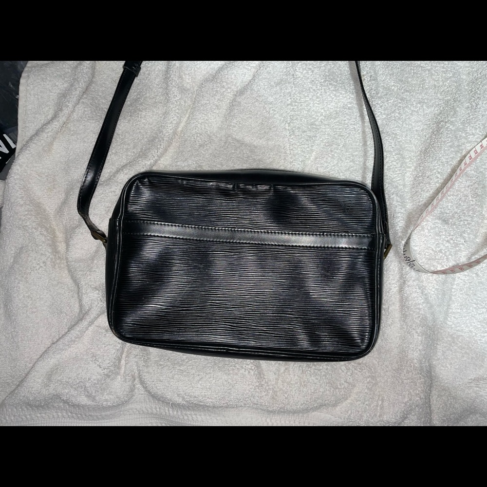 Louis vuitton black epi leather trocadero